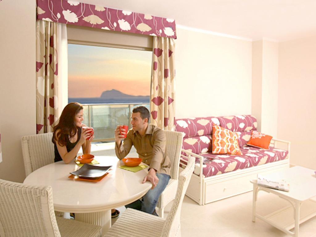 Apartamentos Larimar Unitursa Calpe Room photo